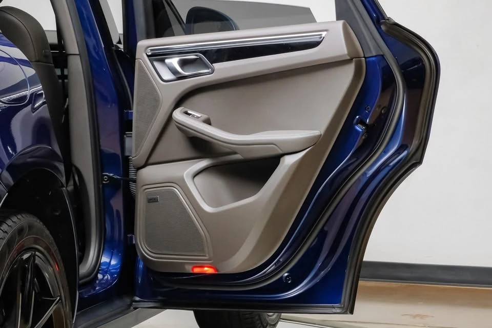 2023 Porsche Macan T - Image 17 of 20