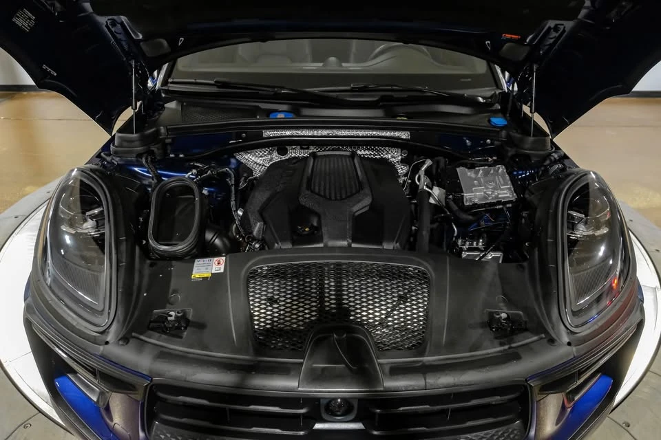 2023 Porsche Macan T - Image 16 of 20