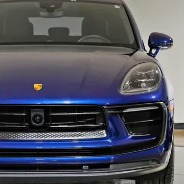 2023 Porsche Macan T
