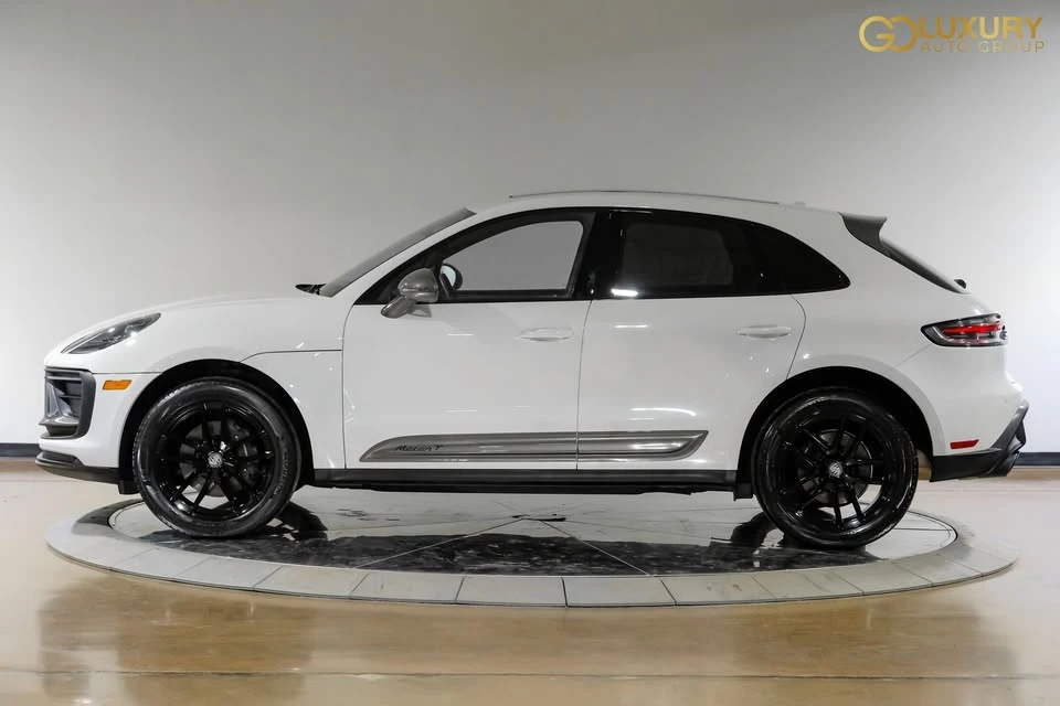 2023 Porsche Macan T - Image 17 of 20