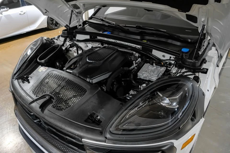 2023 Porsche Macan T - Image 8 of 20