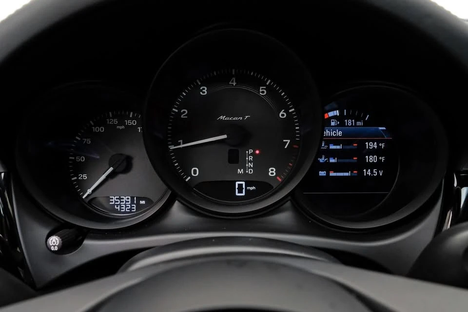 2023 Porsche Macan T - Image 13 of 20