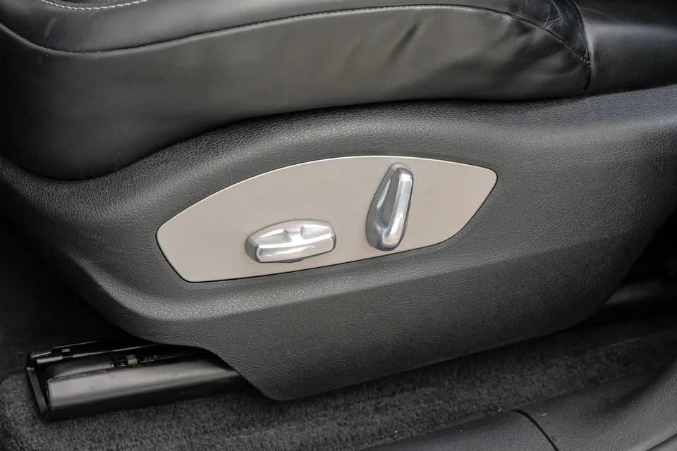 2023 Porsche Macan T - Image 3 of 20