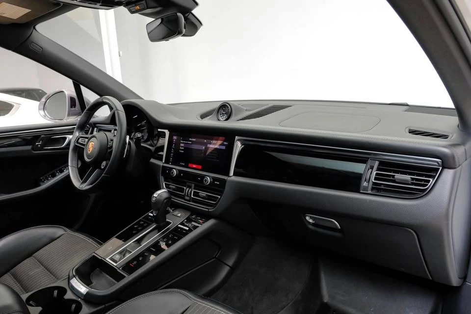 2023 Porsche Macan T - Image 7 of 20