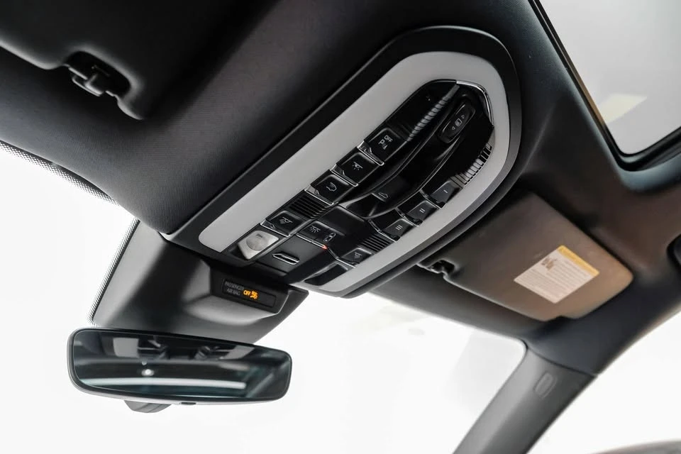 2023 Porsche Macan T - Image 14 of 20