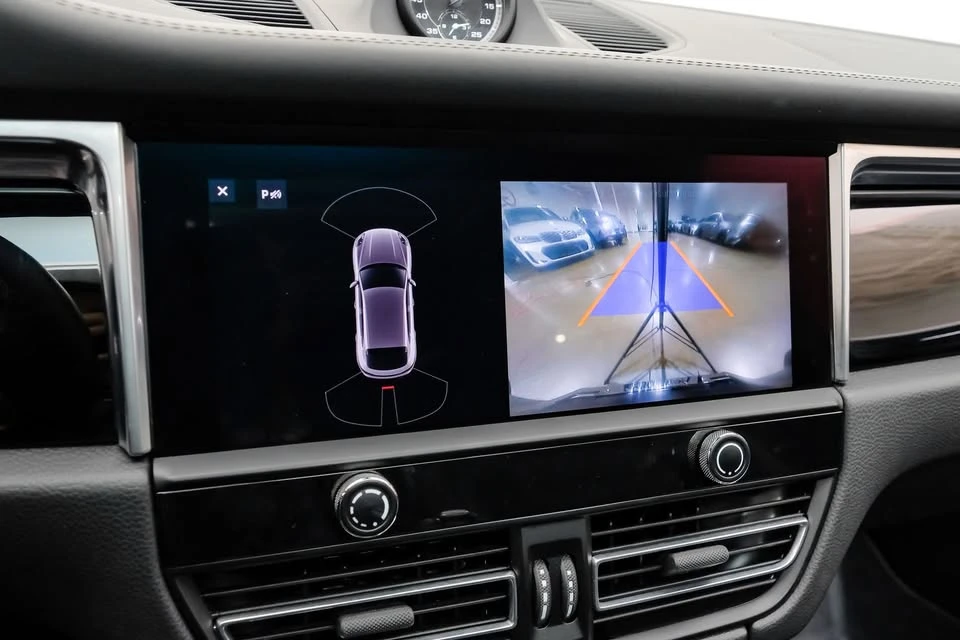 2023 Porsche Macan T - Image 6 of 20