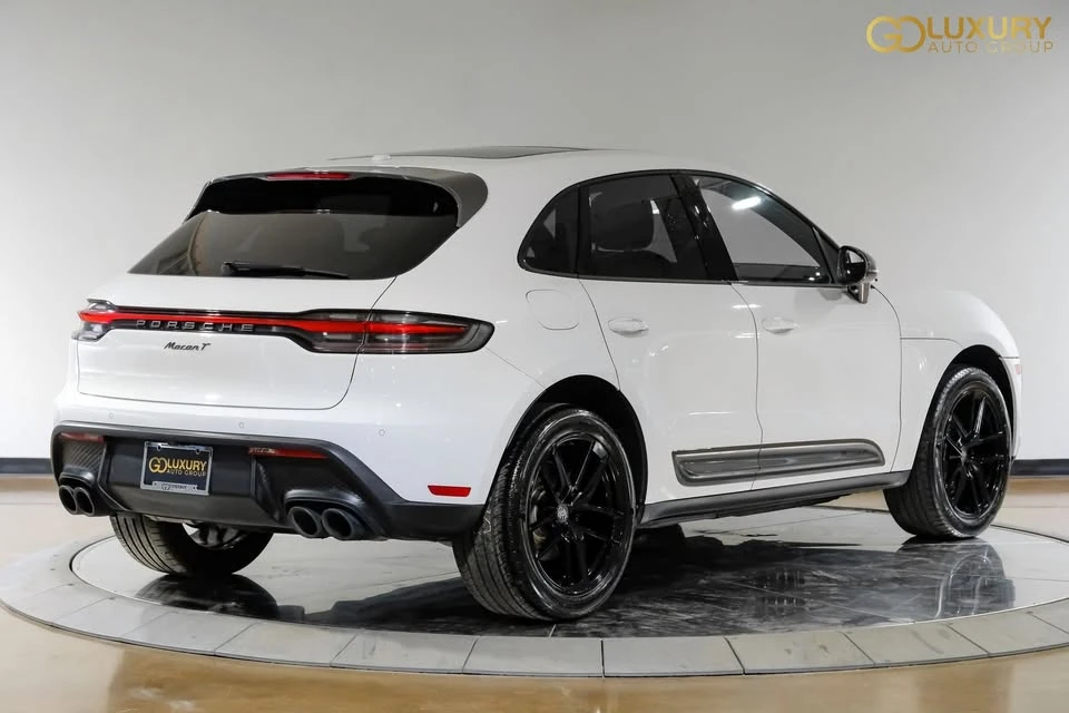 2023 Porsche Macan T - Image 13 of 20
