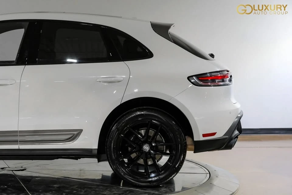 2023 Porsche Macan T - Image 17 of 20
