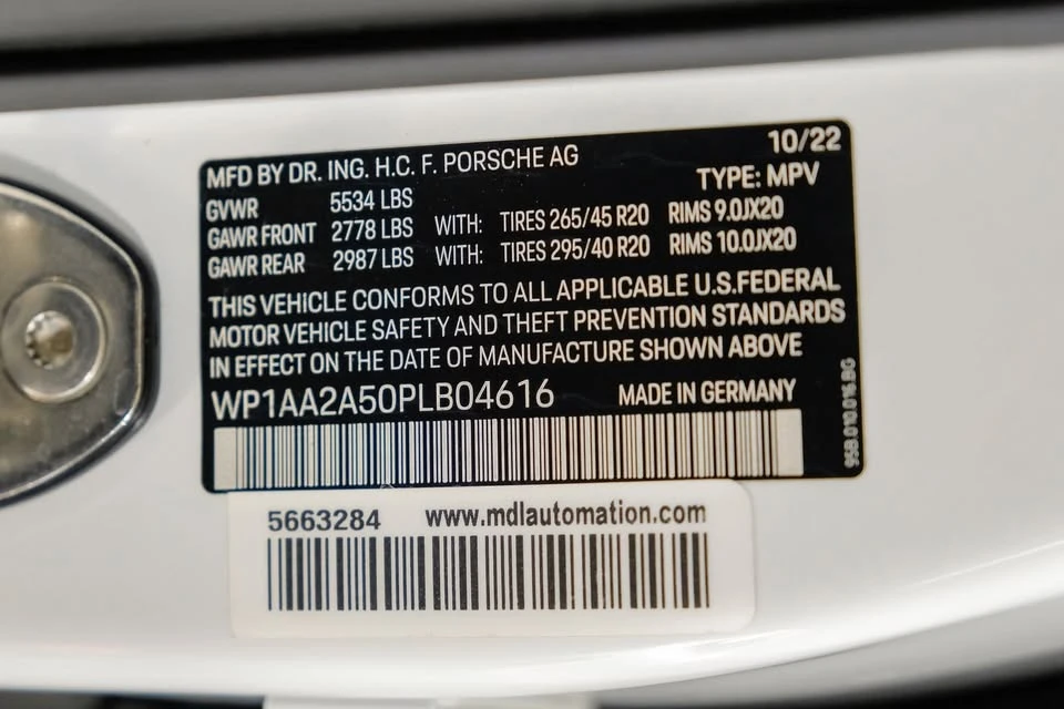 2023 Porsche Macan T - Image 10 of 20