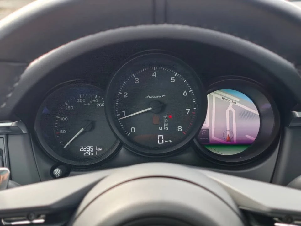 2023 Porsche Macan T - Image 12 of 19