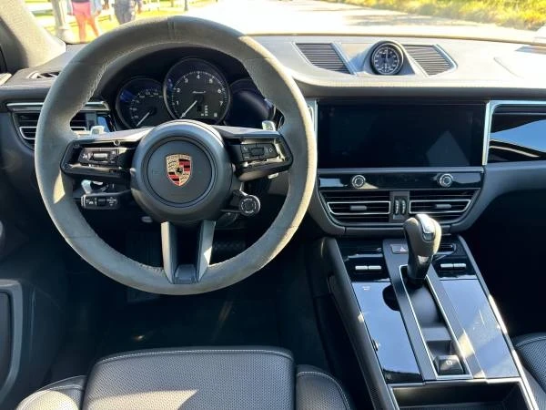 2023 Porsche Macan T - Image 9 of 13