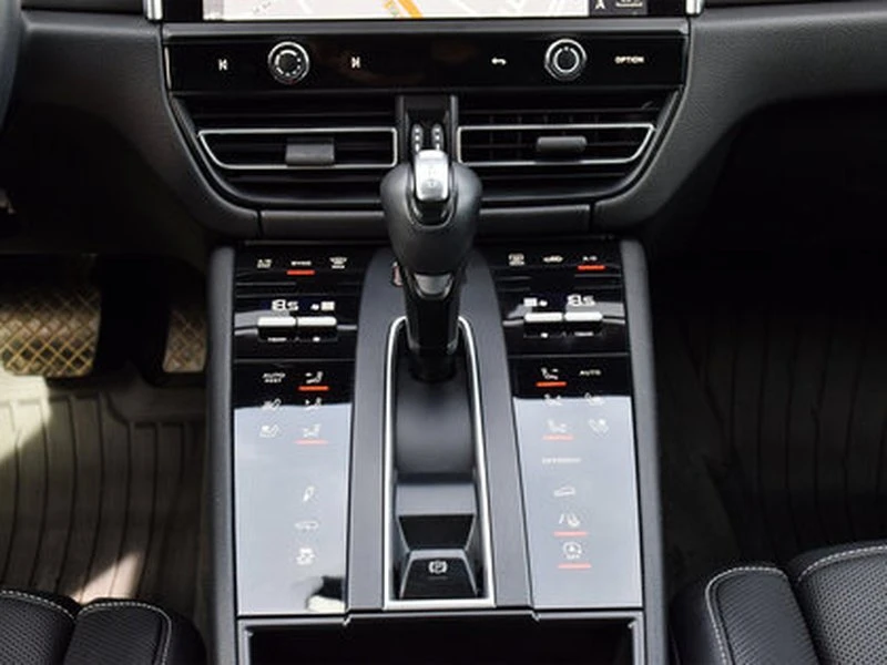 2023 Porsche Macan T - Image 14 of 20