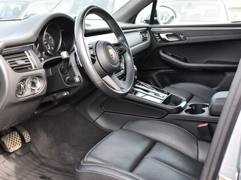 2023 Porsche Macan T - Image 6 of 20
