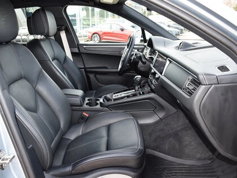 2023 Porsche Macan T - Image 19 of 20