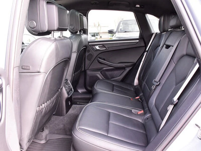 2023 Porsche Macan T - Image 9 of 20