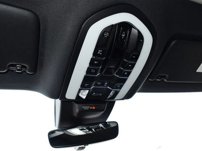 2023 Porsche Macan T - Image 18 of 20