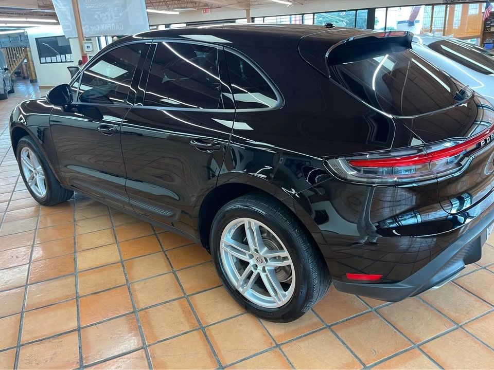 2023 Porsche Macan T - Image 4 of 8