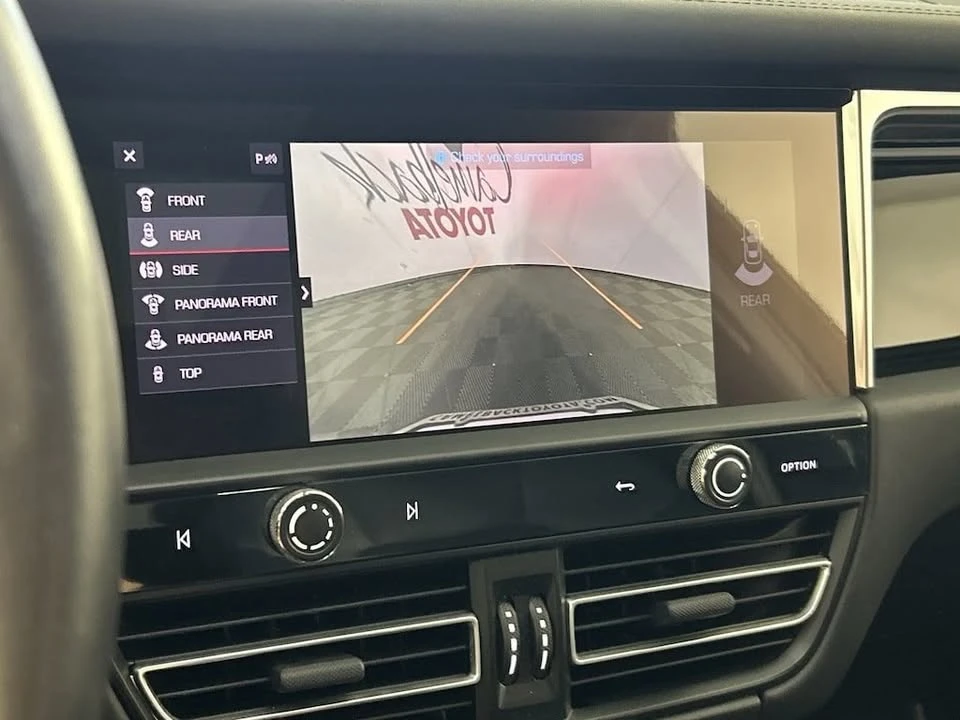2023 Porsche Macan T - Image 18 of 19