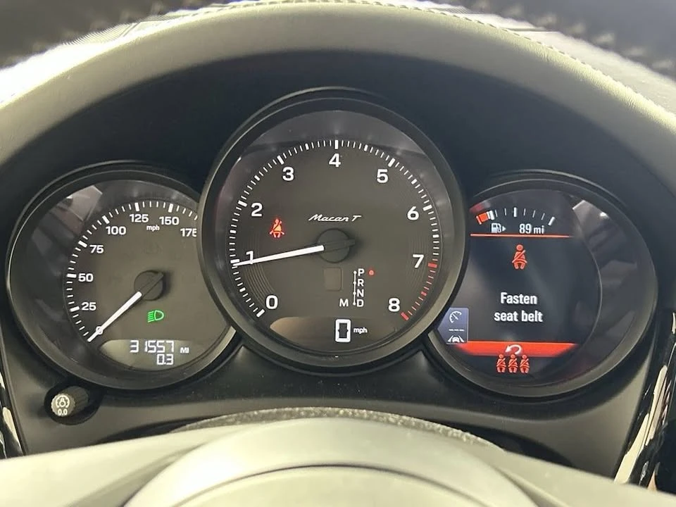 2023 Porsche Macan T - Image 15 of 19