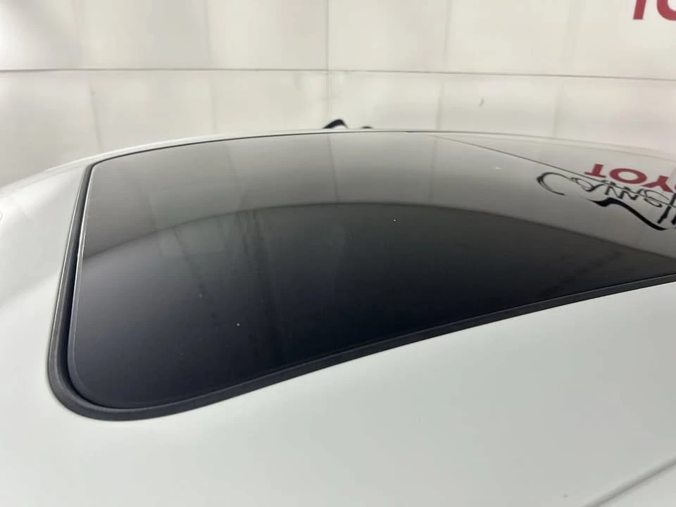 2023 Porsche Macan T - Image 10 of 19