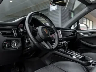 2023 Porsche Macan T - Image 4 of 4