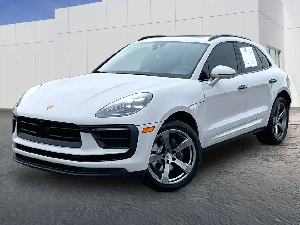 2023 Porsche Macan T - Image 7 of 9