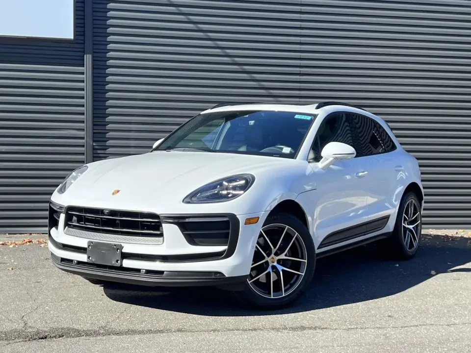 2023 Porsche Macan T - Image 7 of 8