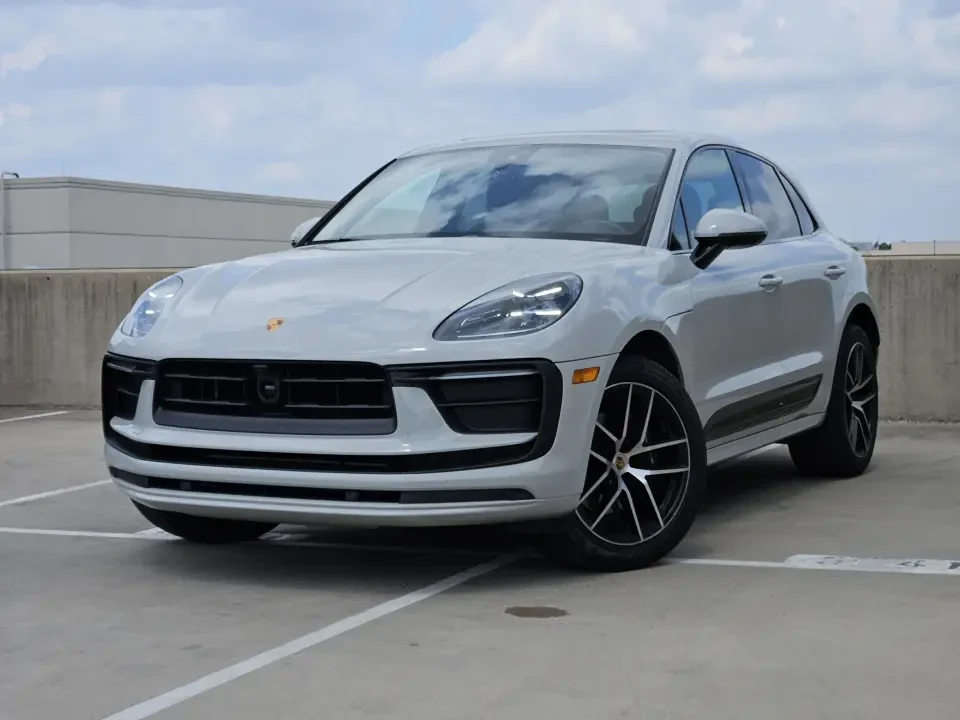 2023 Porsche Macan T - Image 6 of 9