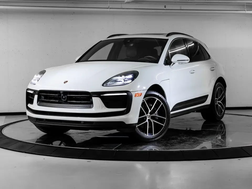 2023 Porsche Macan T - Image 8 of 8