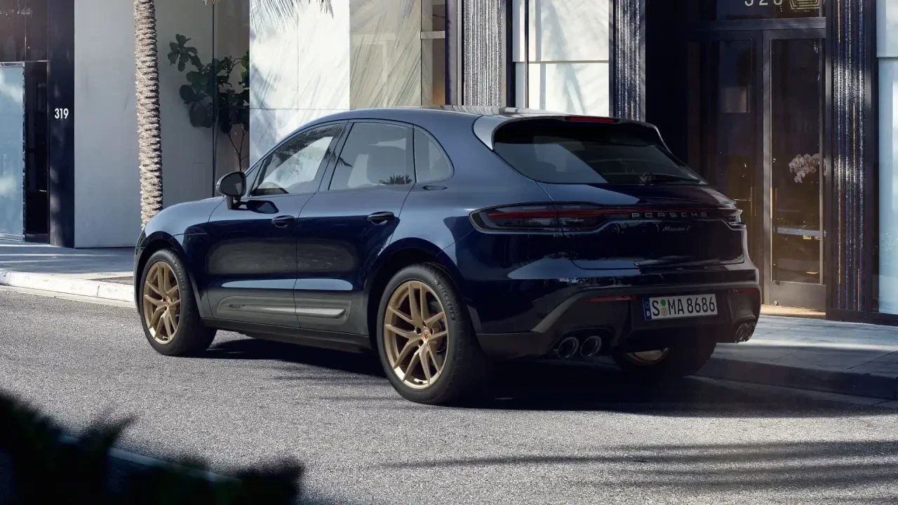 2023 Porsche Macan T - Image 3 of 6