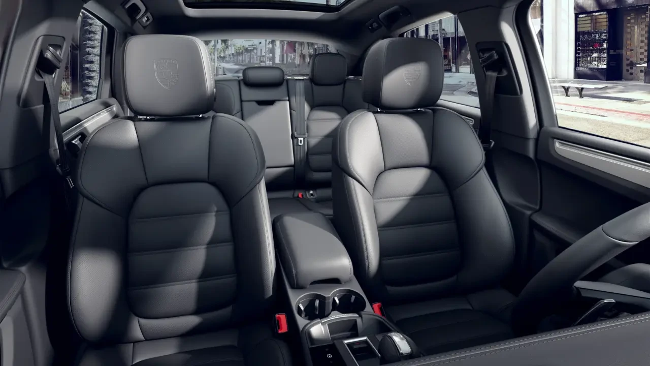 2023 Porsche Macan T - Image 5 of 13