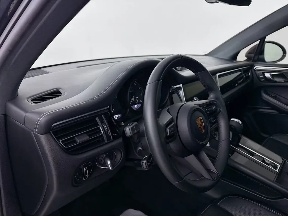 2023 Porsche Macan T - Image 4 of 13