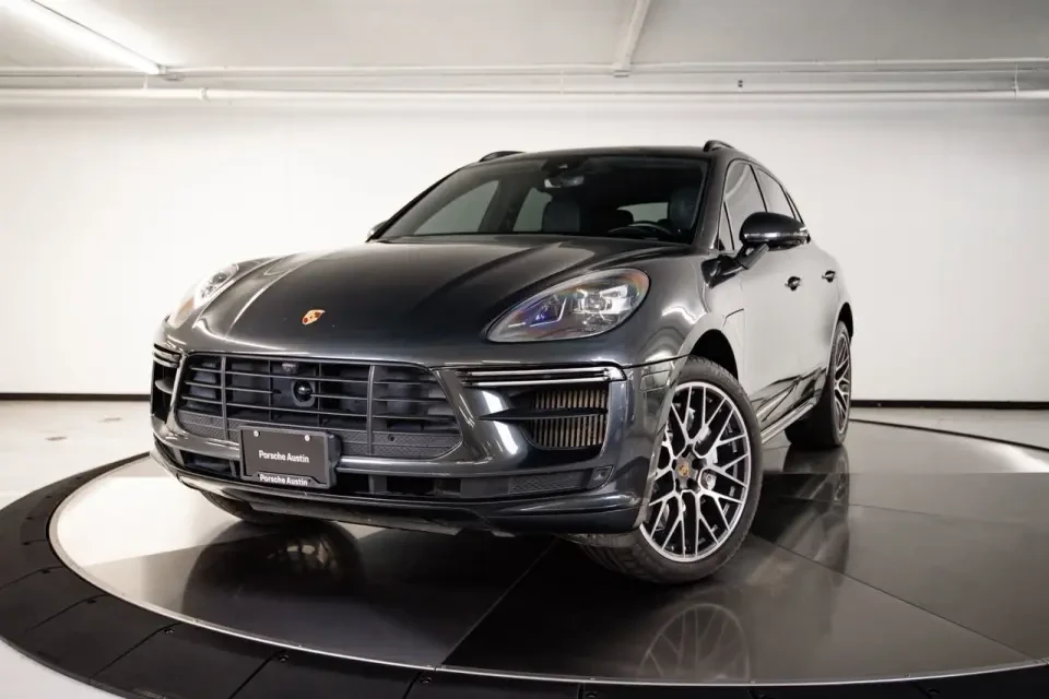 2023 Porsche Macan T - Image 11 of 13