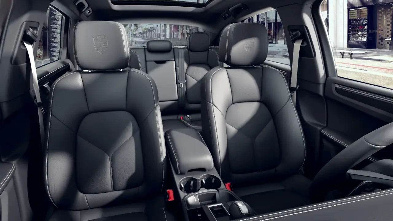 2023 Porsche Macan T - Image 5 of 13