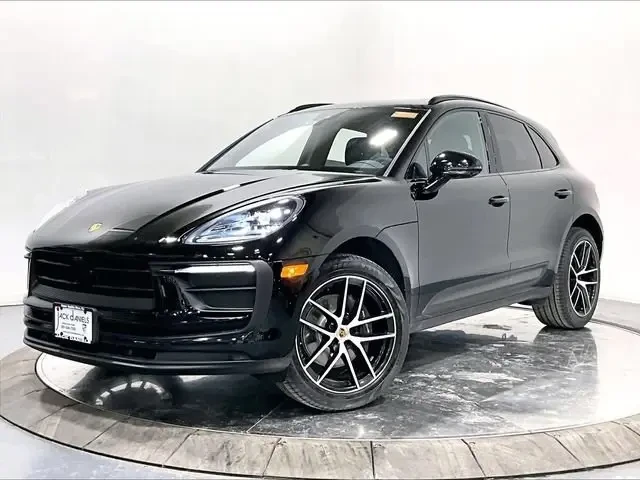 2023 Porsche Macan T - Image 12 of 13