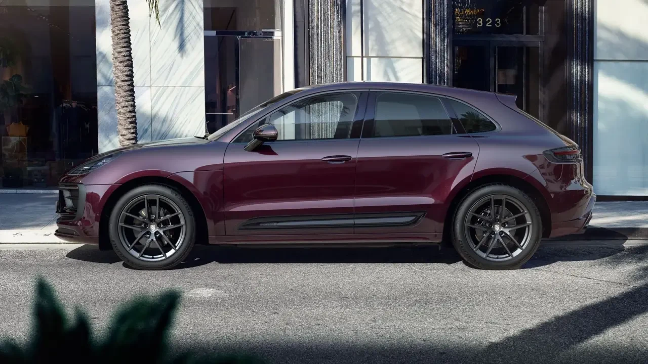 2023 Porsche Macan T - Image 3 of 8