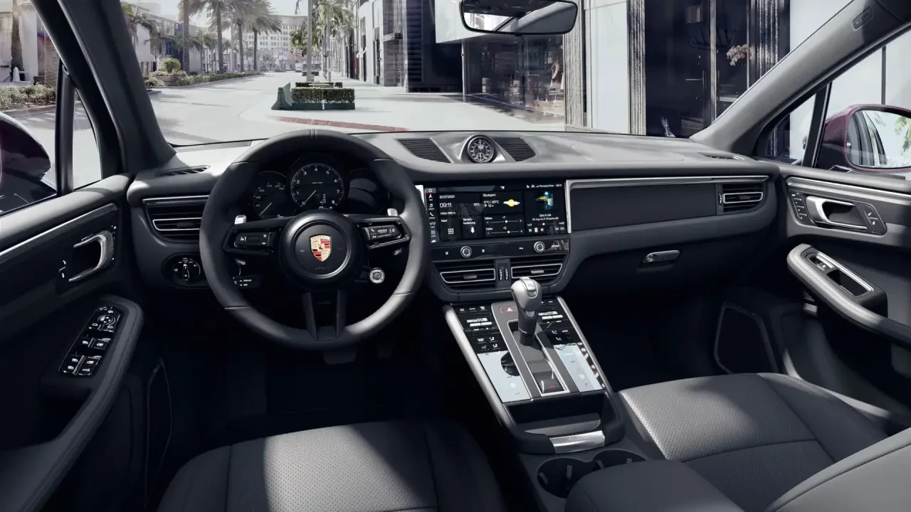 2023 Porsche Macan T - Image 5 of 8