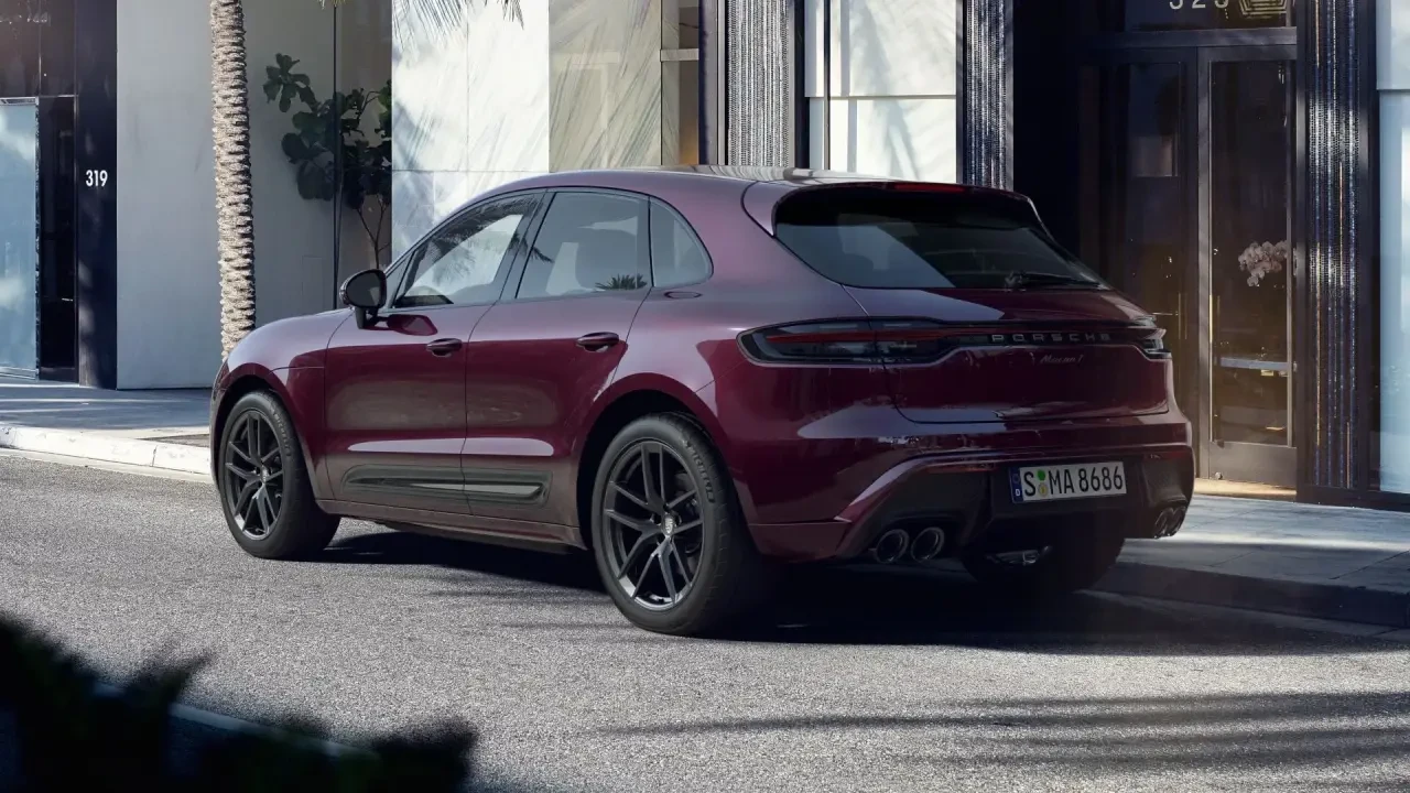 2023 Porsche Macan T - Image 4 of 8