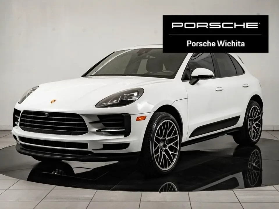 2023 Porsche Macan T - Image 9 of 10