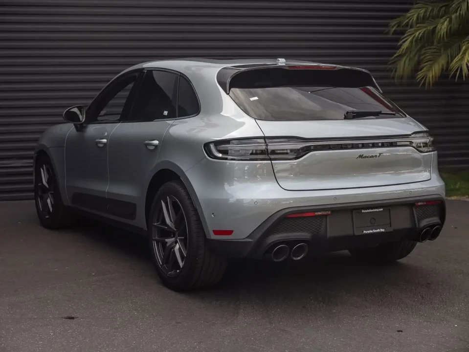 2023 Porsche Macan T - Image 3 of 10