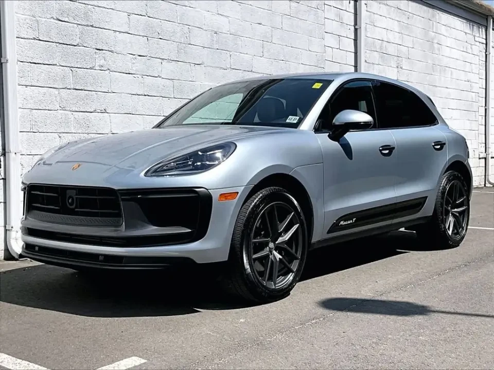 2023 Porsche Macan T - Image 10 of 10