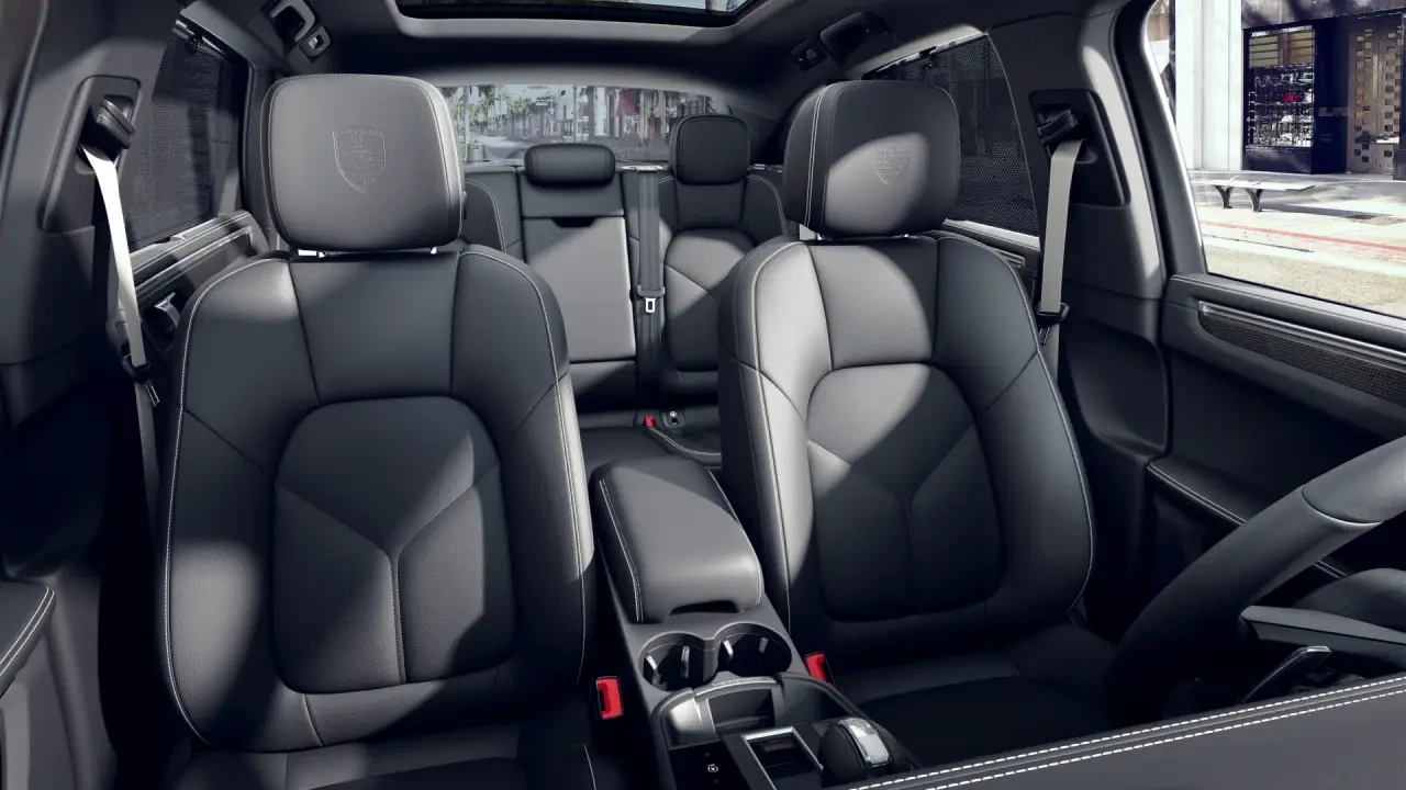 2023 Porsche Macan T - Image 5 of 11