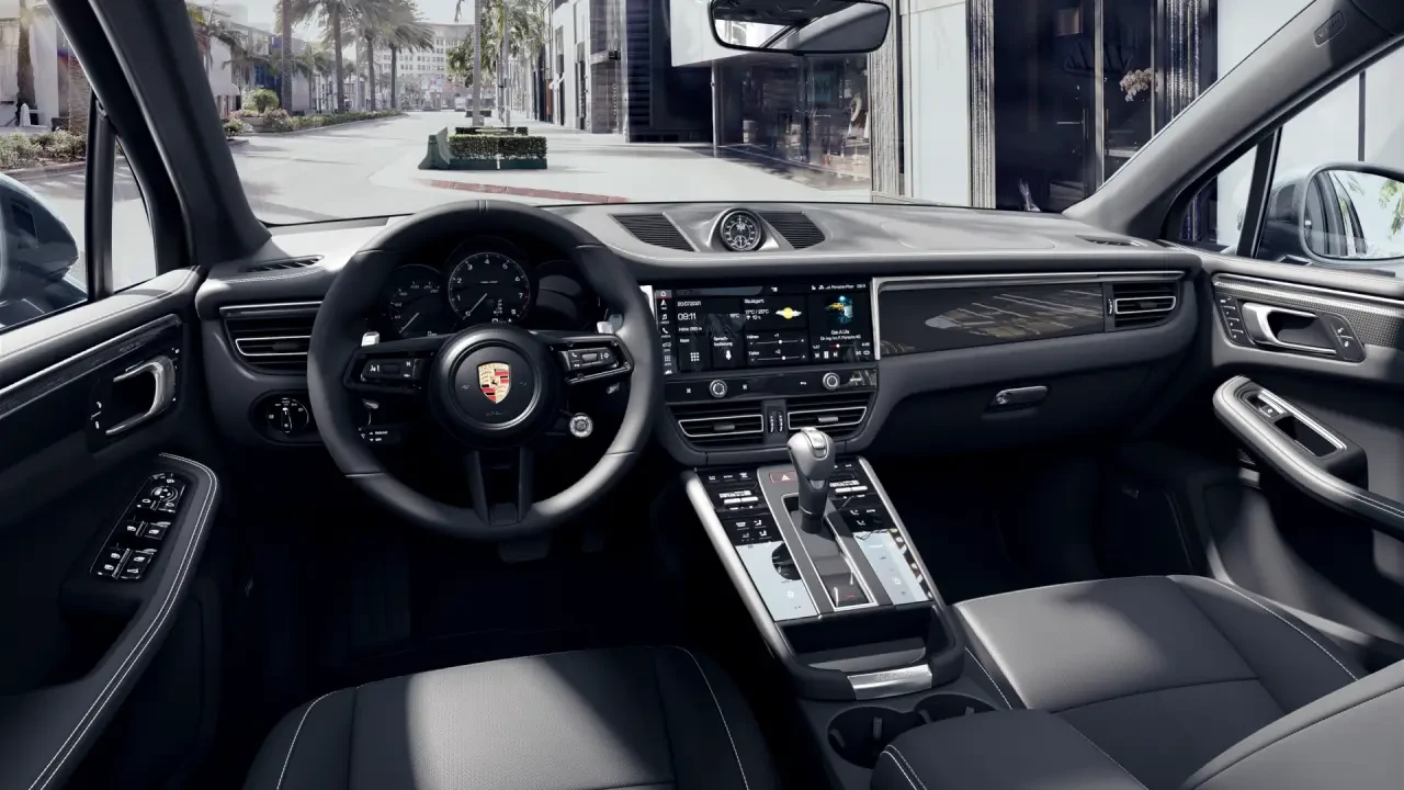 2023 Porsche Macan T - Image 4 of 11