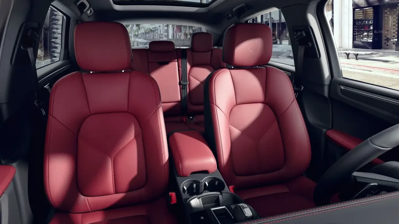 2023 Porsche Macan T - Image 5 of 8