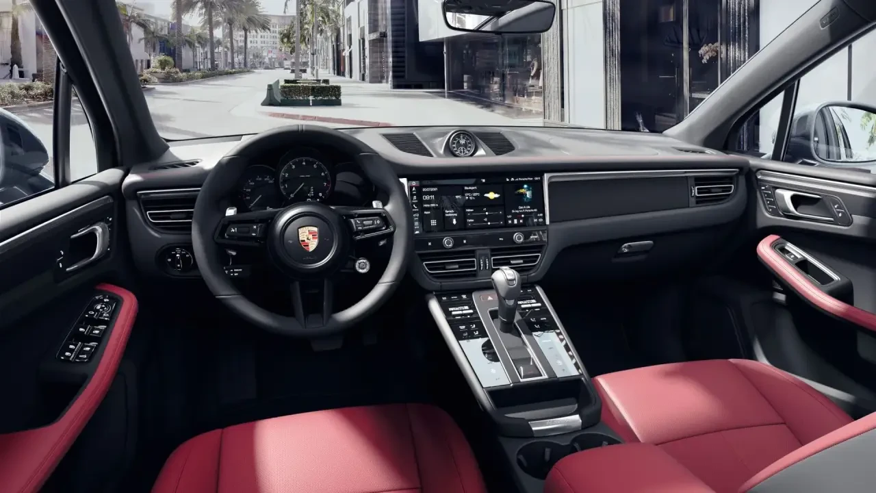 2023 Porsche Macan T - Image 4 of 8