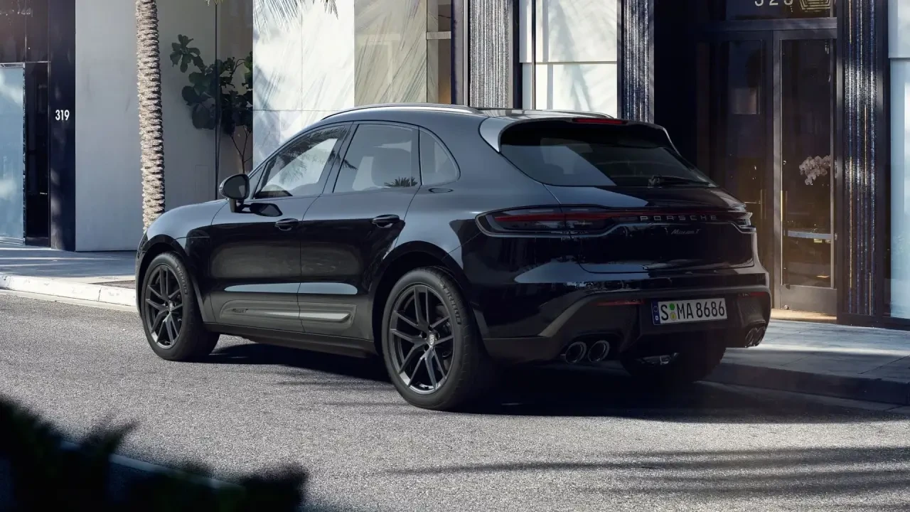 2023 Porsche Macan T - Image 3 of 8