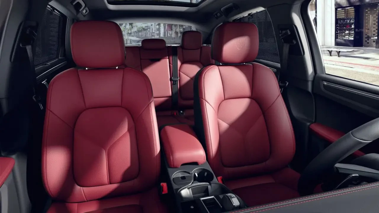 2023 Porsche Macan T - Image 5 of 8