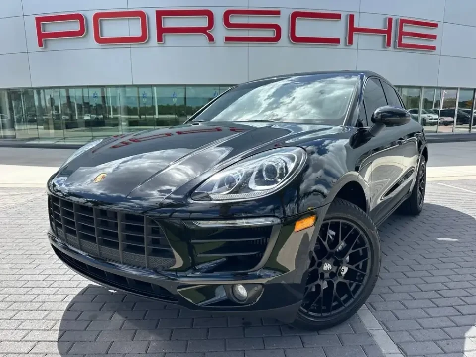 2023 Porsche Macan T - Image 9 of 13