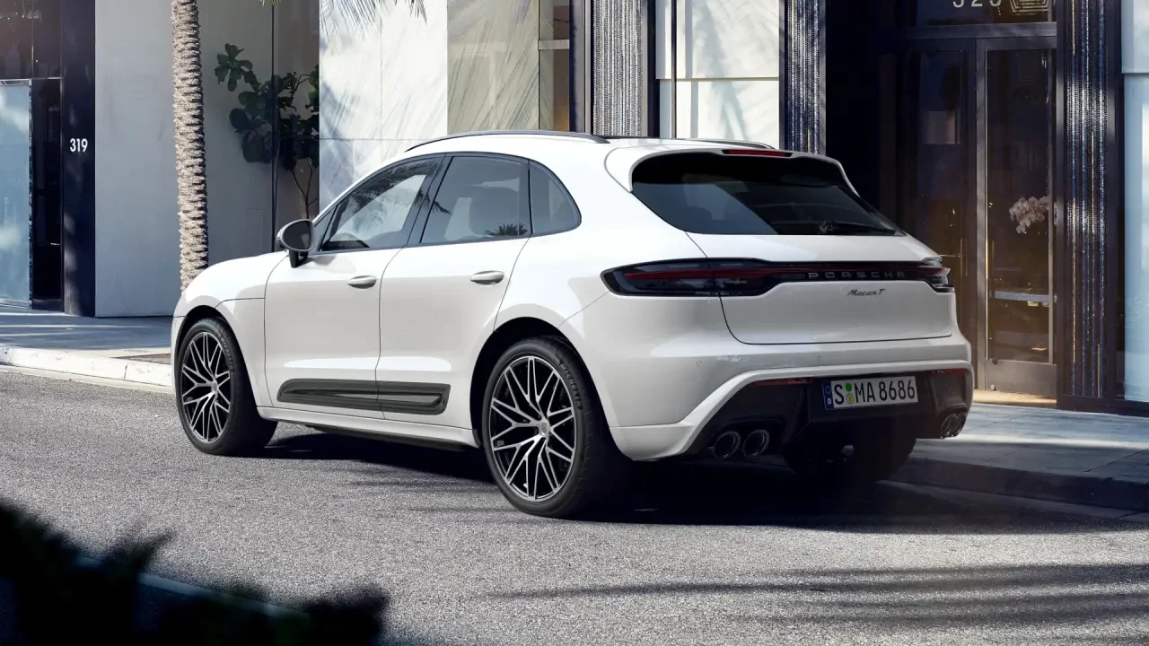 2023 Porsche Macan T - Image 3 of 9