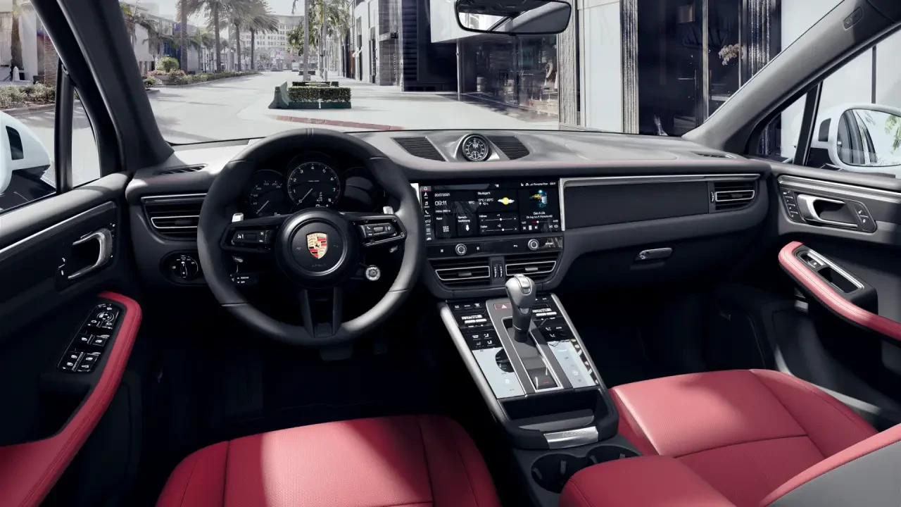 2023 Porsche Macan T - Image 4 of 9